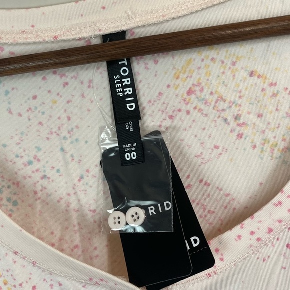 TORRID HENLEY SLEEP TANK - CUPRO BRUSH STROKE CORAL LARGE NWT - Picture 2 of 5